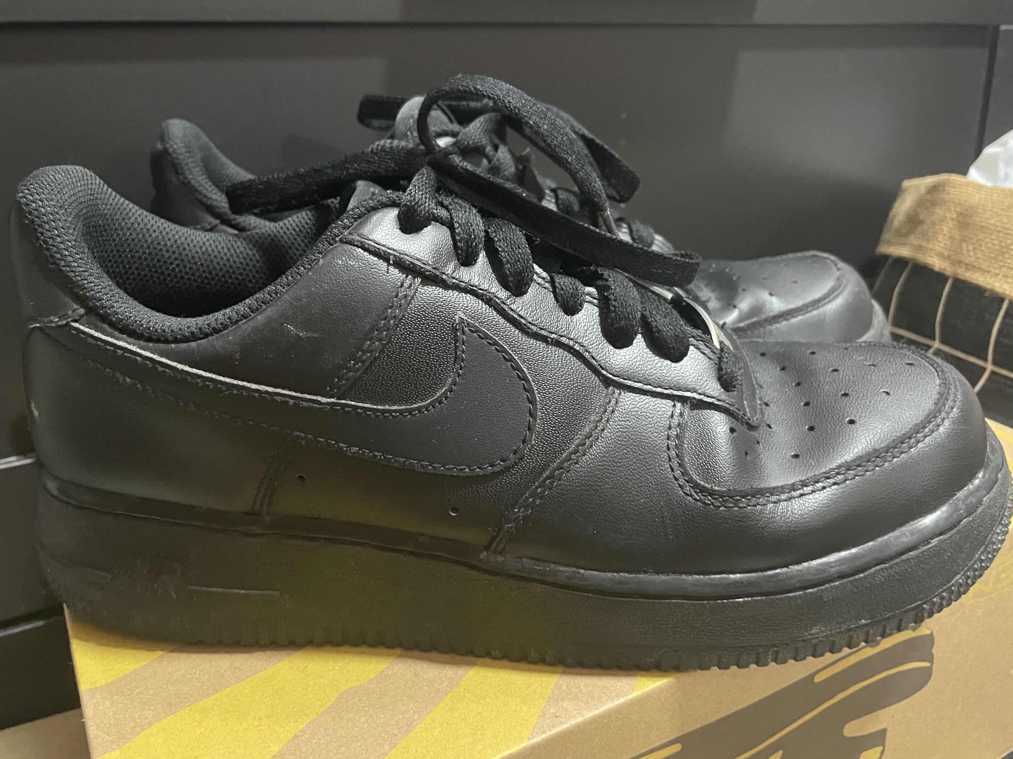 black air force 1 black and white