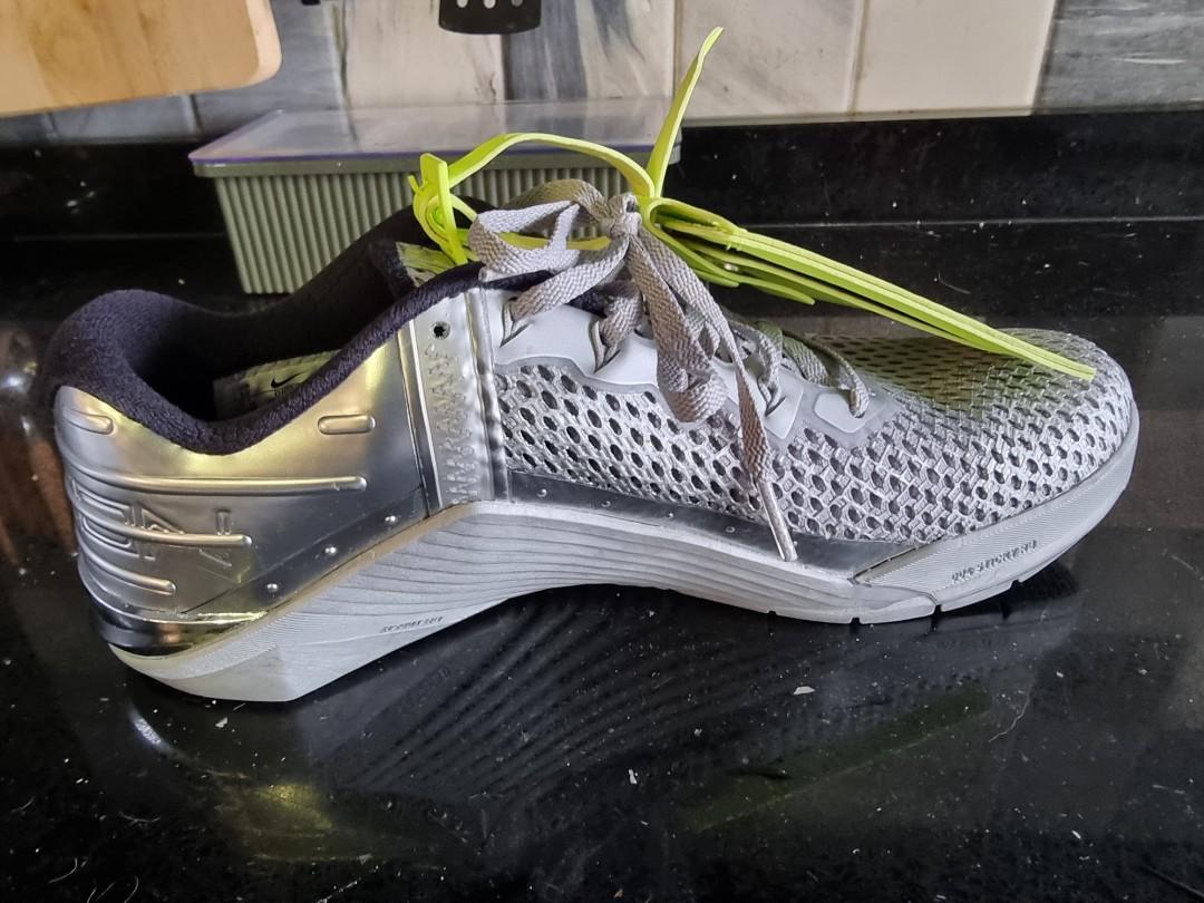 NIKE METCON 6 PREMIUM - METALLIC SILVER 