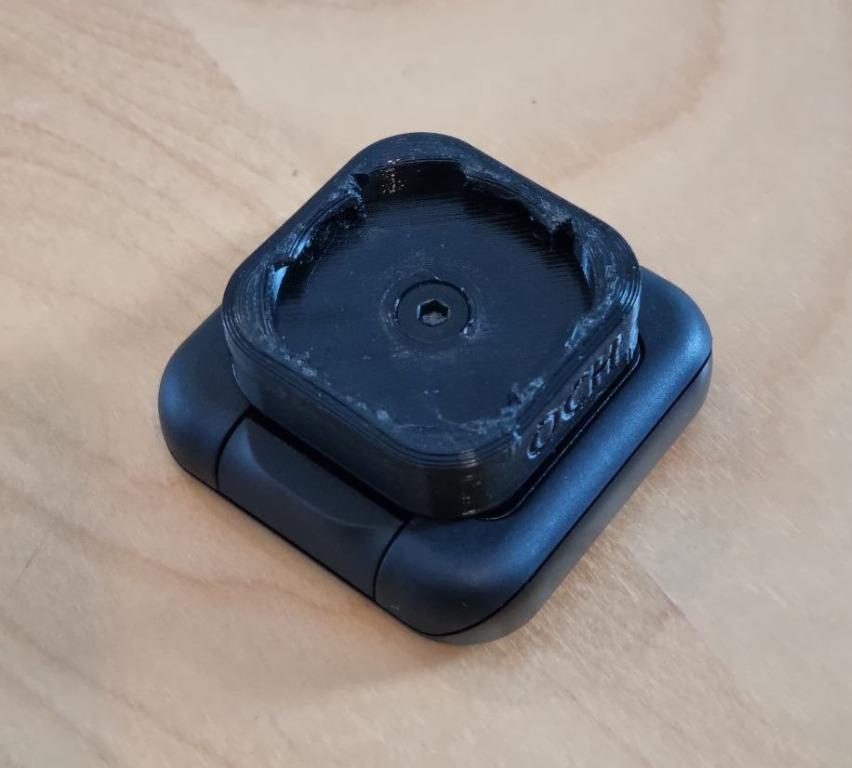 Peak Design to Quadlock adapter, Sports Equipment, Bicycles & Parts