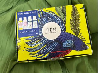 （分類：）位於 。 由 ruby.cat 提交（商品編號 1134688808，圖片 1）。簡介： 。