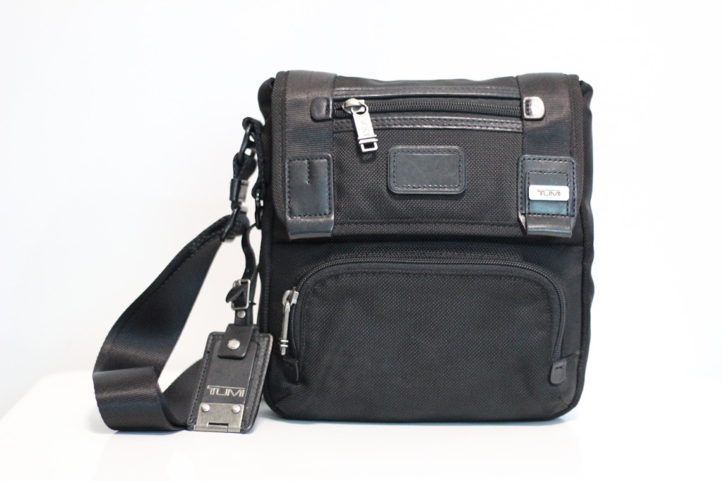 Tumi alpha shop bravo barstow crossbody
