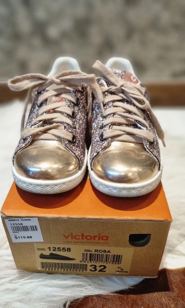 Gold sneakers hotsell for girl