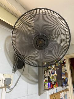 (Category: ) located in . Submitted by ahguani (Listing ID 1134678646, Image 1). Description: .
