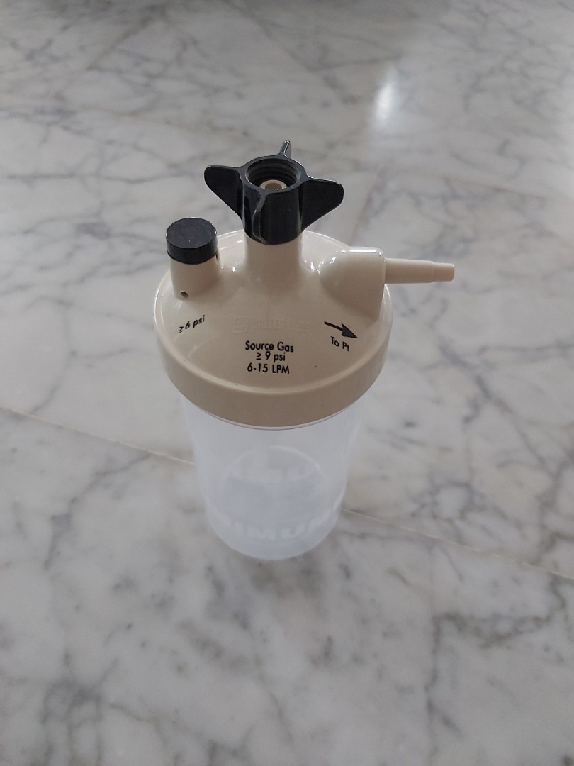 Water container for oxygen concentrator, Everything Else on Carousell