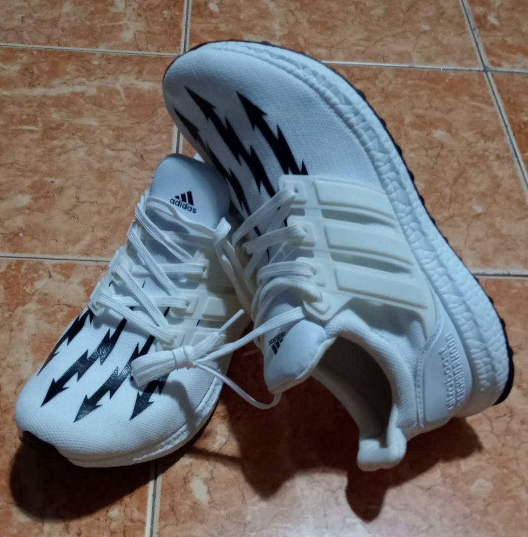 Adidas Ultraboost Neighborhood, Women's Fashion, Footwear, Sneakers on  Carousell
