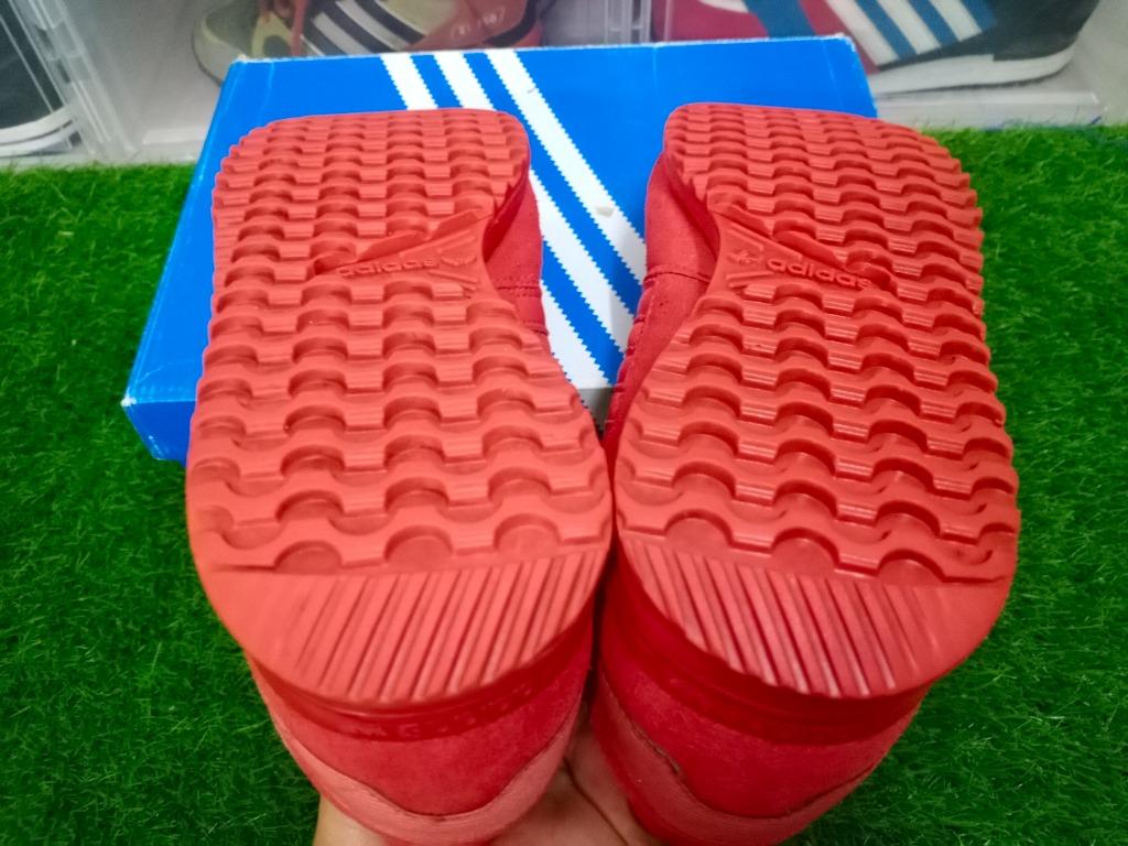 Adidas zx discount 700 triple red