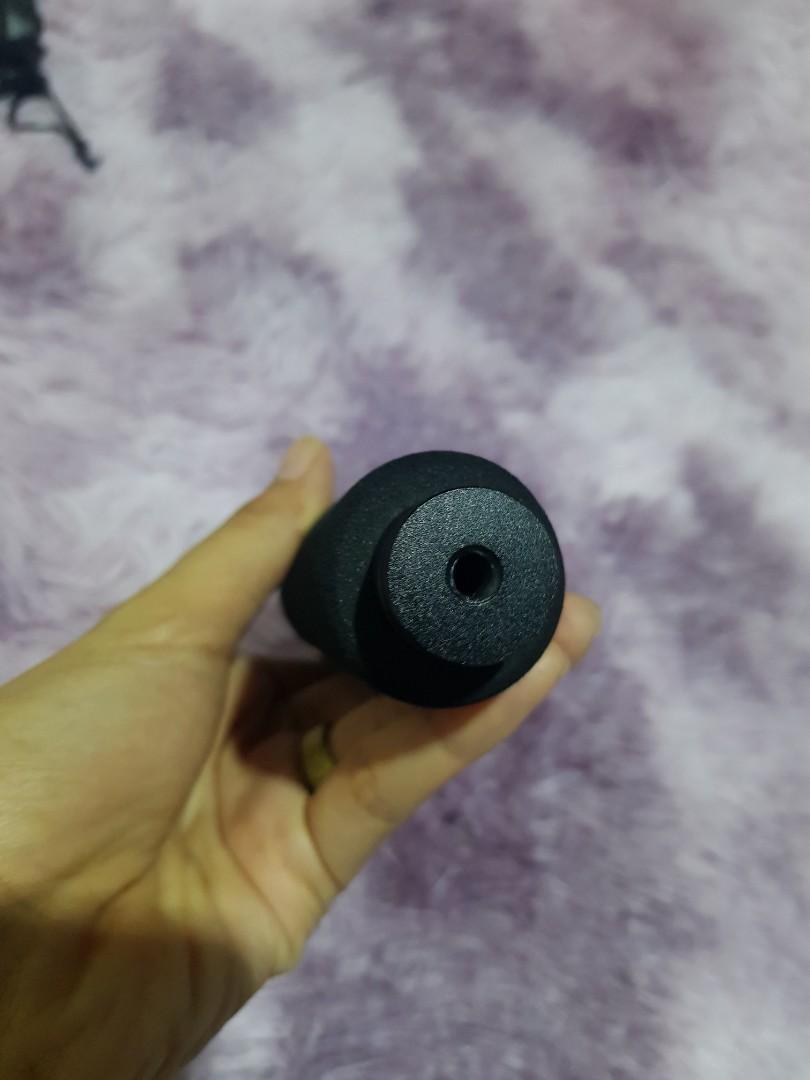 ANDOER HANDGRIP EXTENSION FOR BLOGGING (Category: Tripods & Monopods) located in Cavite. Submitted by gonjane427 (Listing ID 1136608058, Image 3). Description: ANDOER HANDGRIP EXTENSIONS for tripod used for Vlogging with good HANDGRIP hindi madulas sa kamay kasi may foam high quality with free phone holder for tripod or monopad RFS: DECLUTTERING.
