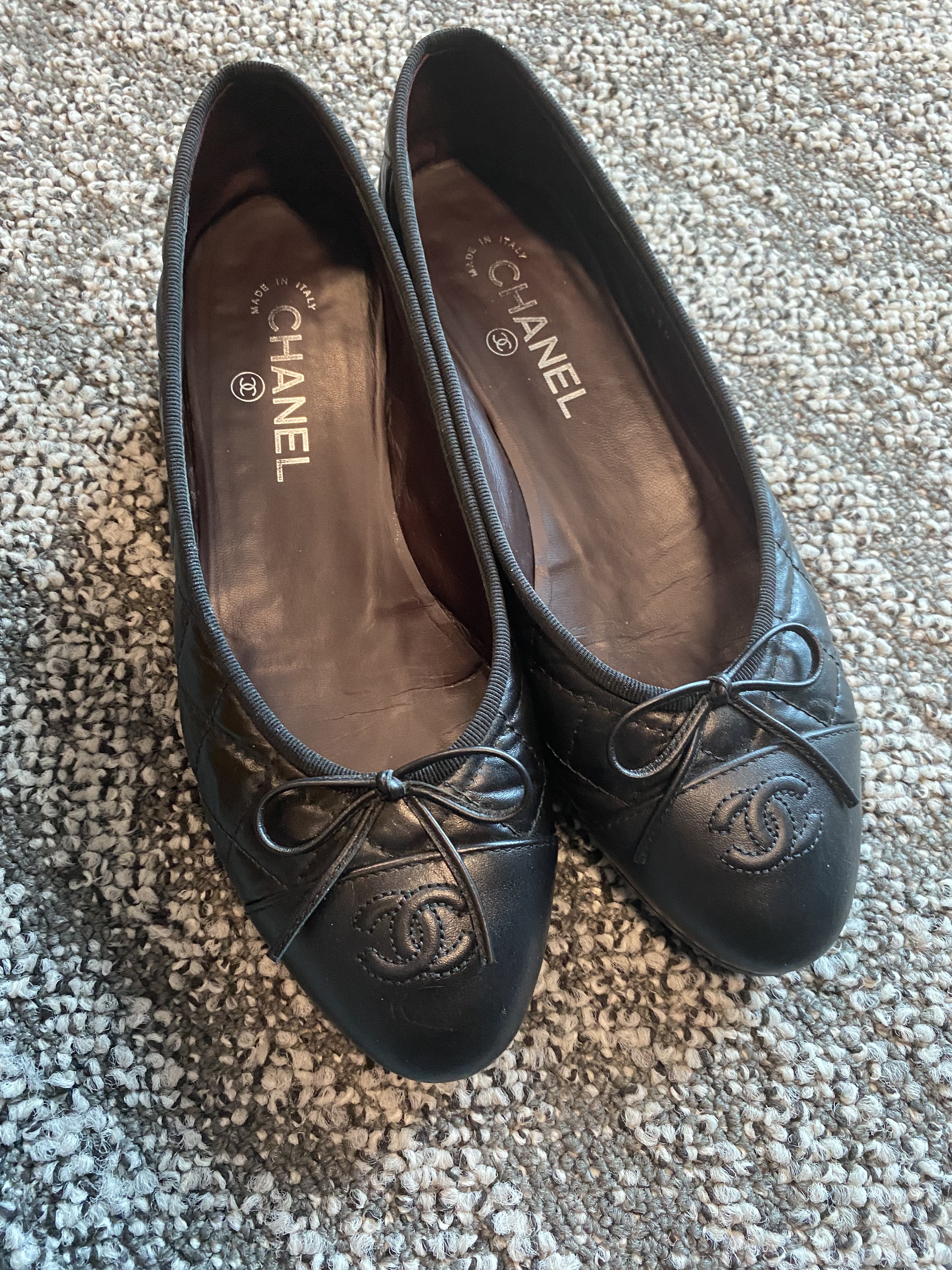 Authentic Chanel classic black calfskin leather ballerina flats size 39,  Women's Fashion, Footwear, Flats on Carousell