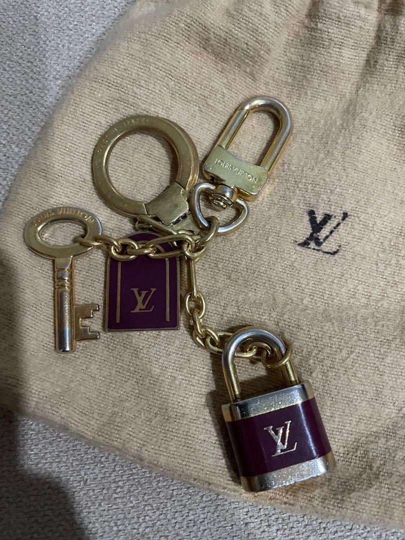 Authentic Louis Vuitton Charm and Key Holder (Category: Luxury Accessories) located in Manila. Submitted by luxe_express (Listing ID 1136612704, Image 3). Description: .