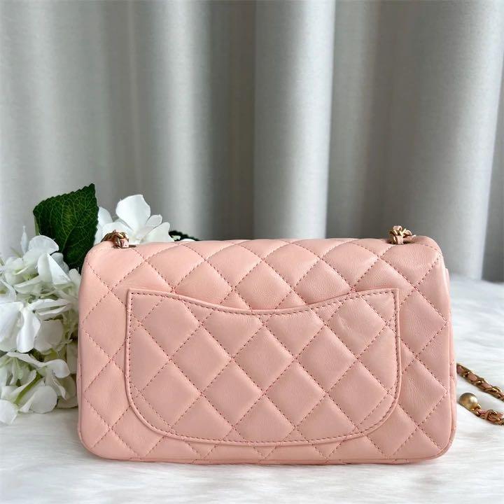 Review: Chanel 22 Mini with Pearls : r/WagoonLadies