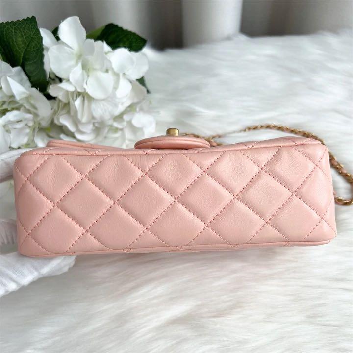 BNIB Chanel 22s mini rectangle pearl crush pink