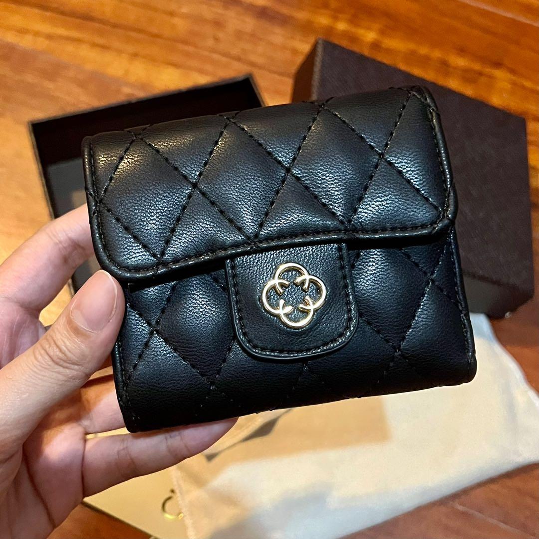 CLN Wallet, Women's Fashion, Bags & Wallets, Wallets & Card holders on  Carousell