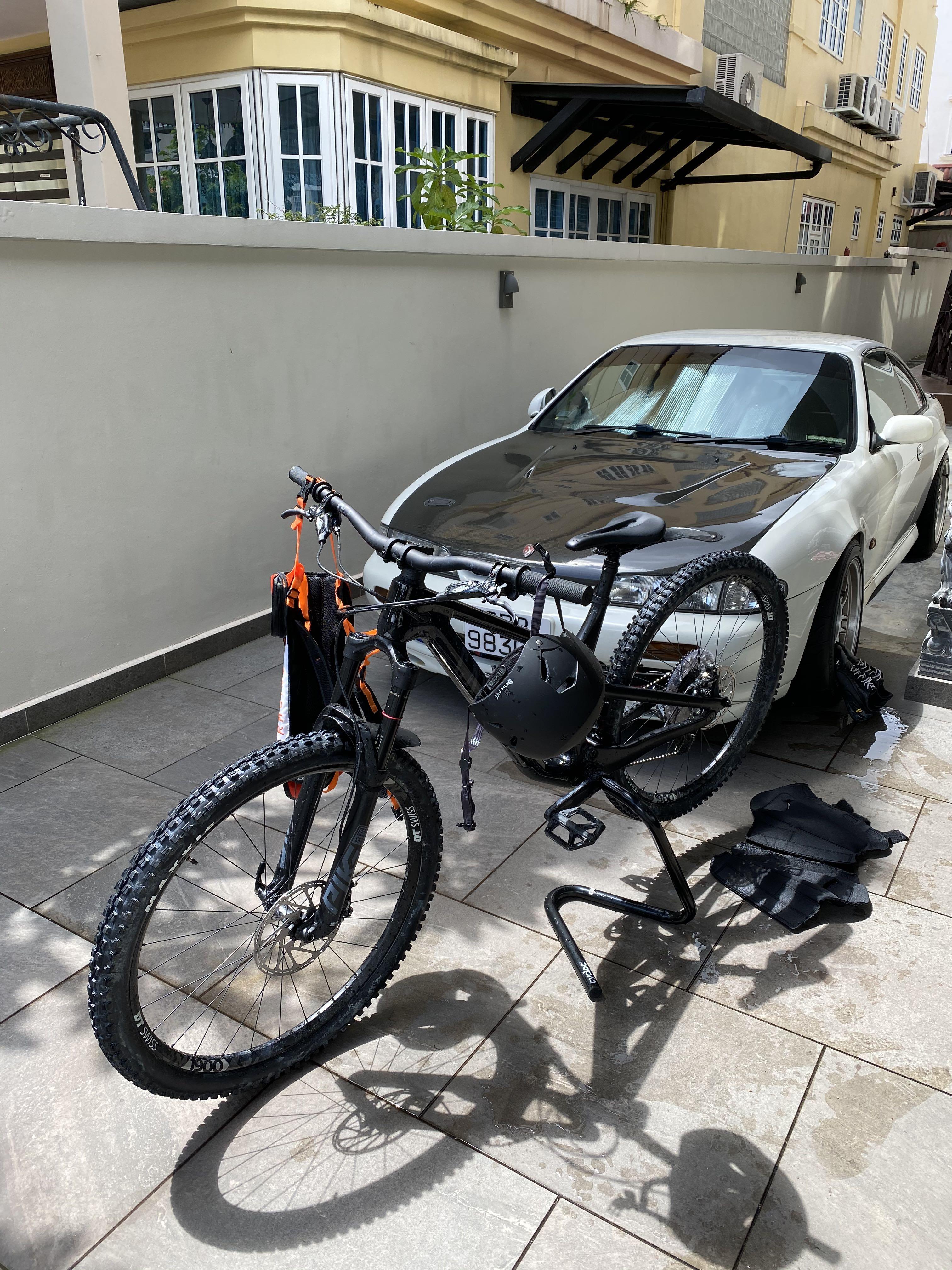 Cycloc hobo deals bike stand