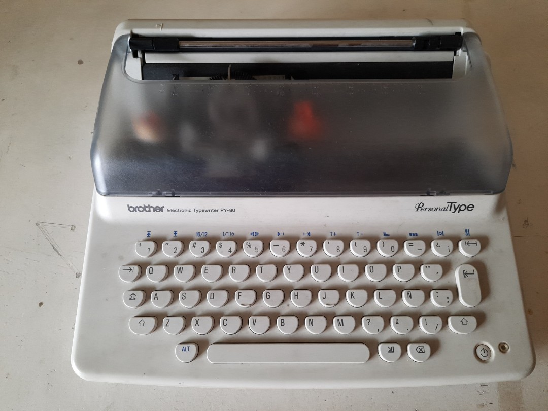 Electric Typewriter (Defective), Computers & Tech, Office & Business