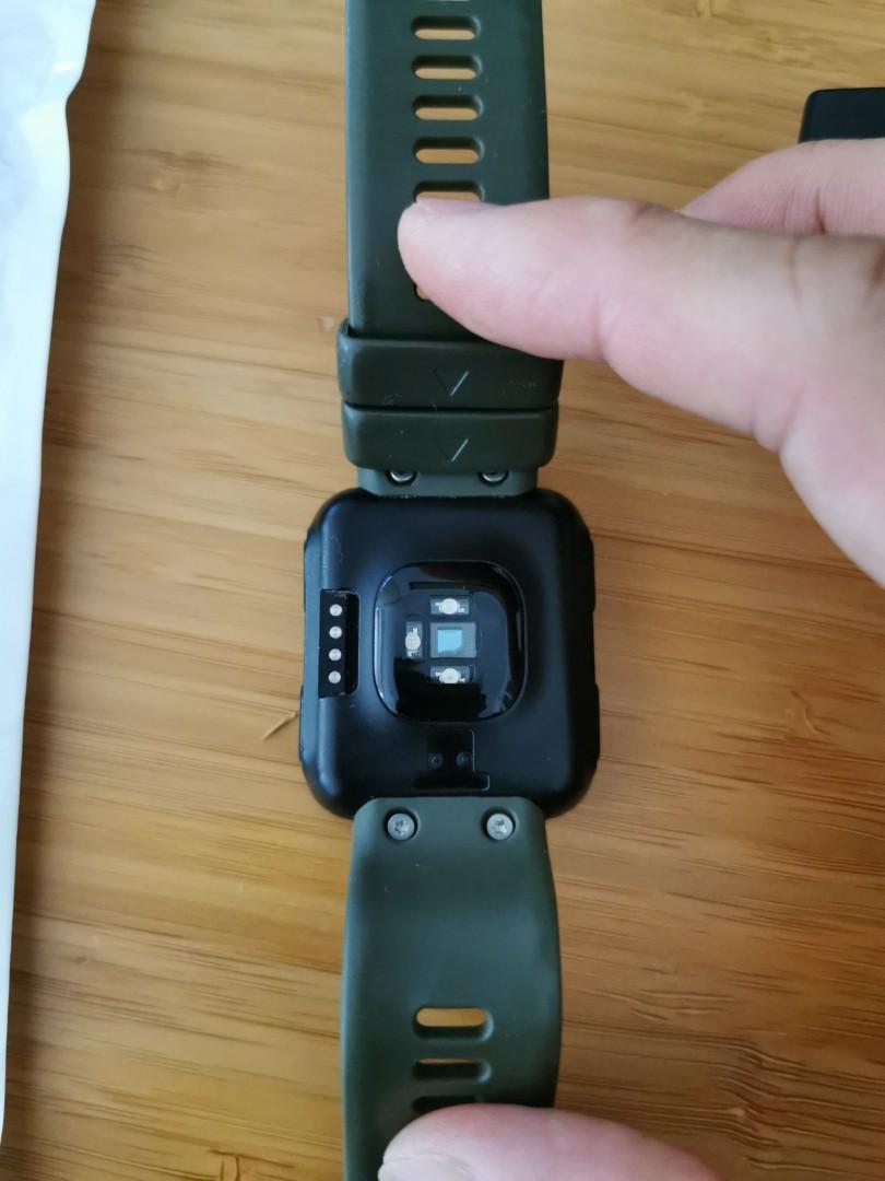 Garmin forerunner 35 vs fitbit versa hotsell