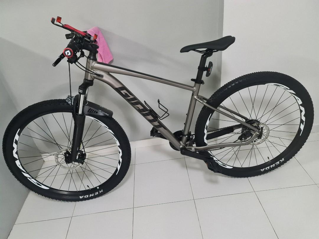 Giant Talon 4 2022 version Size M 