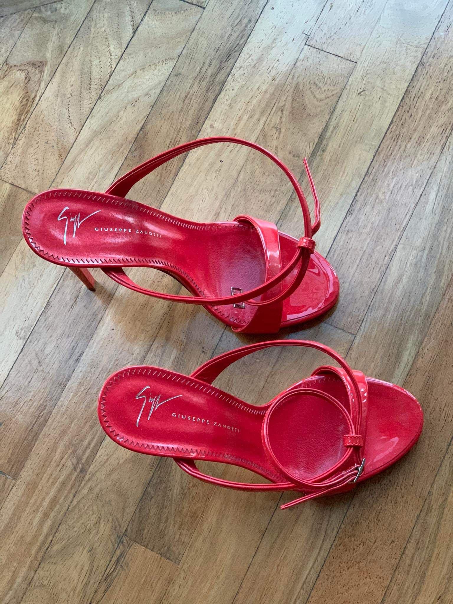 Giuseppe zanotti sales g heel