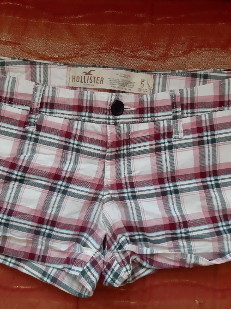 HOLLISTER CALIFORNIA LOW RISE SHORTS 