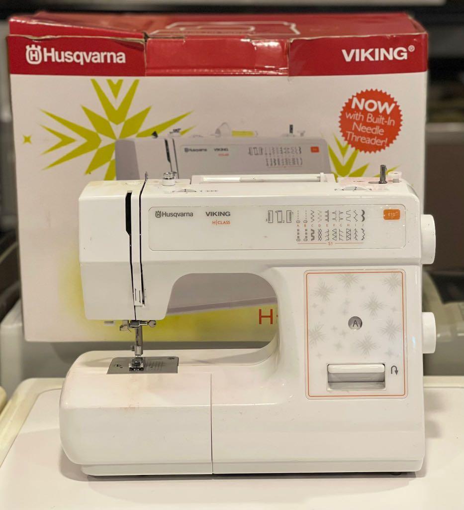 HUSQVARNA E10 SEWING MACHINE Condition 7/10 90, Hobbies & Toys