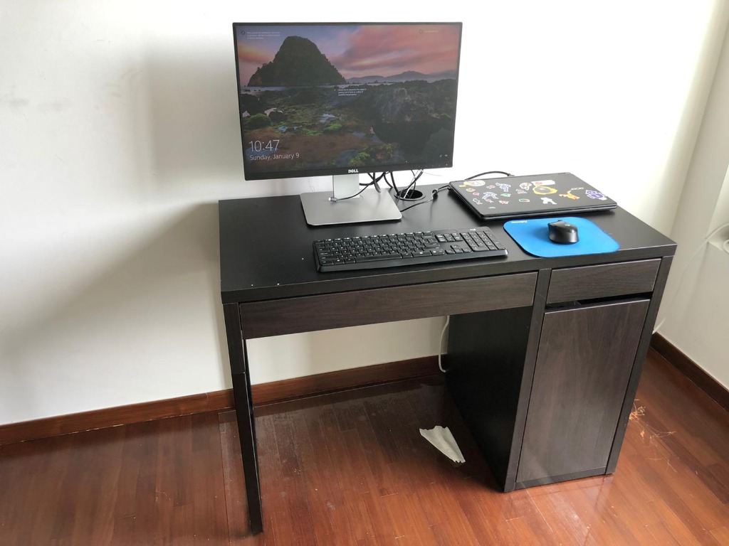 Micke 2025 desk top
