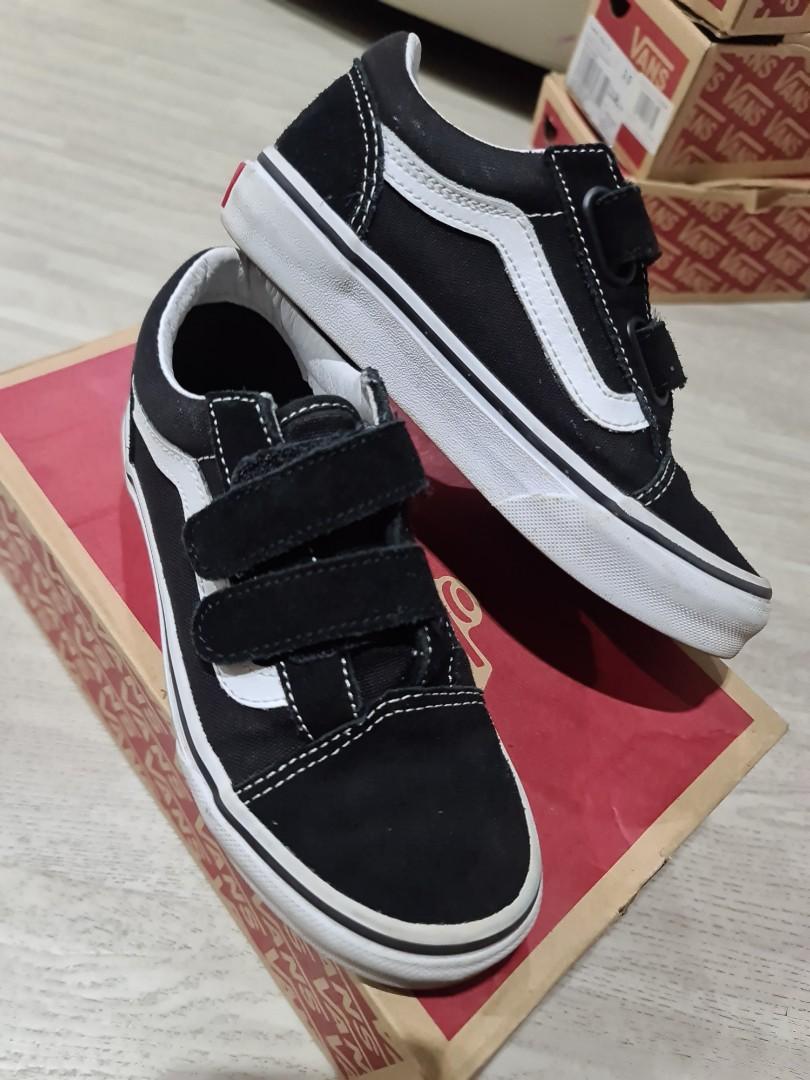 Child vans hotsell shoes