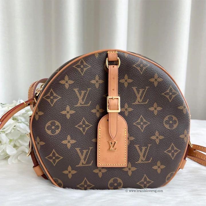 Louis Vuitton Boite Chapeau Souple MM Giant Monogram Reverse Bag, Luxury,  Bags & Wallets on Carousell