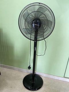 Mistral 16 “ inch stand fan
