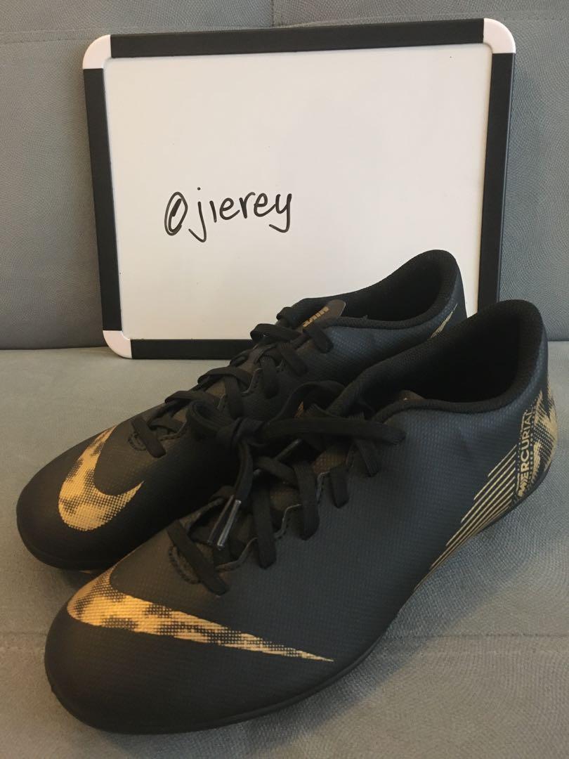 black and gold indoor soccer shoes