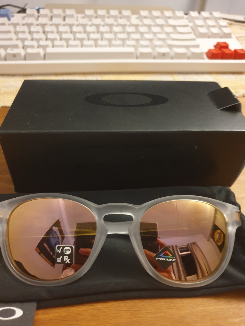 Oakley clearance latch gold