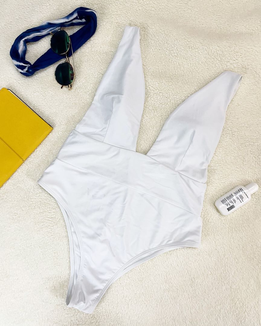 Plus size white swimsuit, Women's Fashion, Swimwear, Bikinis ...