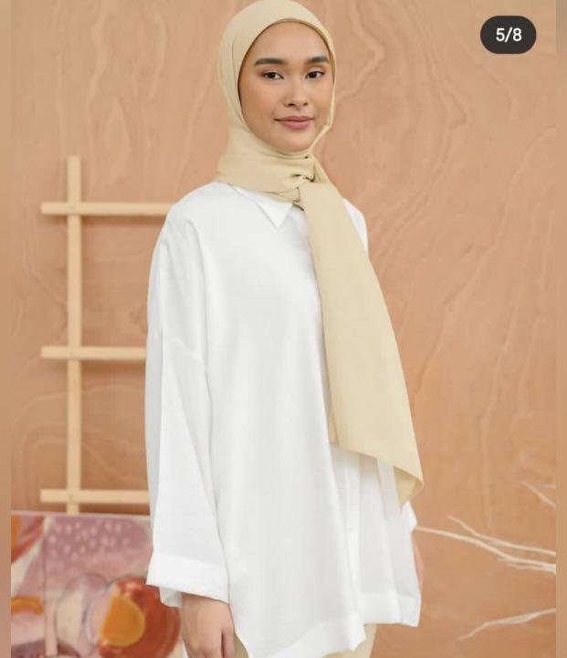 Qaysaa Aulia Baggy Top in off white 