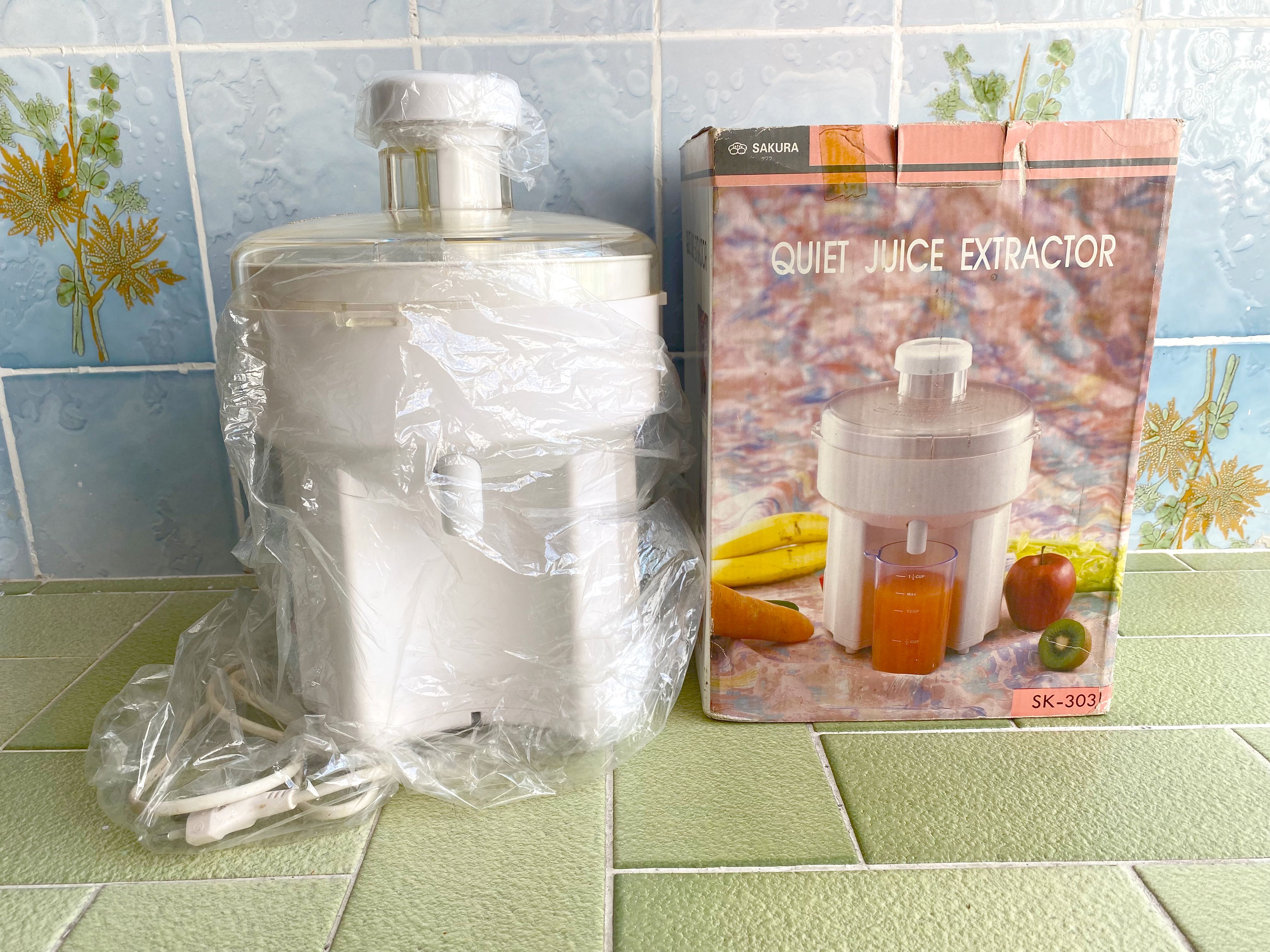 Quiet Juice Extractor ( Sakura 303 J), TV & Home Appliances, Kitchen