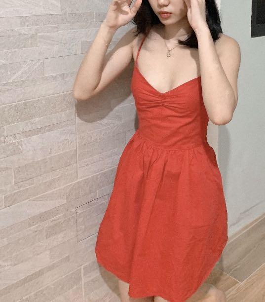 red_sexy_dress_1641823041_64313616_progressive.jpg