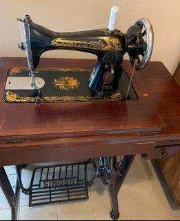 Singer Sewing Machine