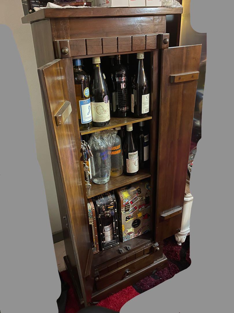 Used liquor outlet cabinet