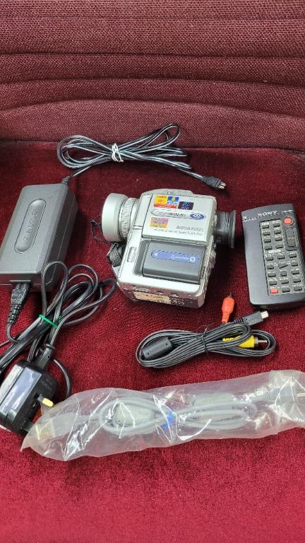 SONY DCR-PC110E PAL Digital HandyCam 數碼DV 攝錄機一套, 攝影器材