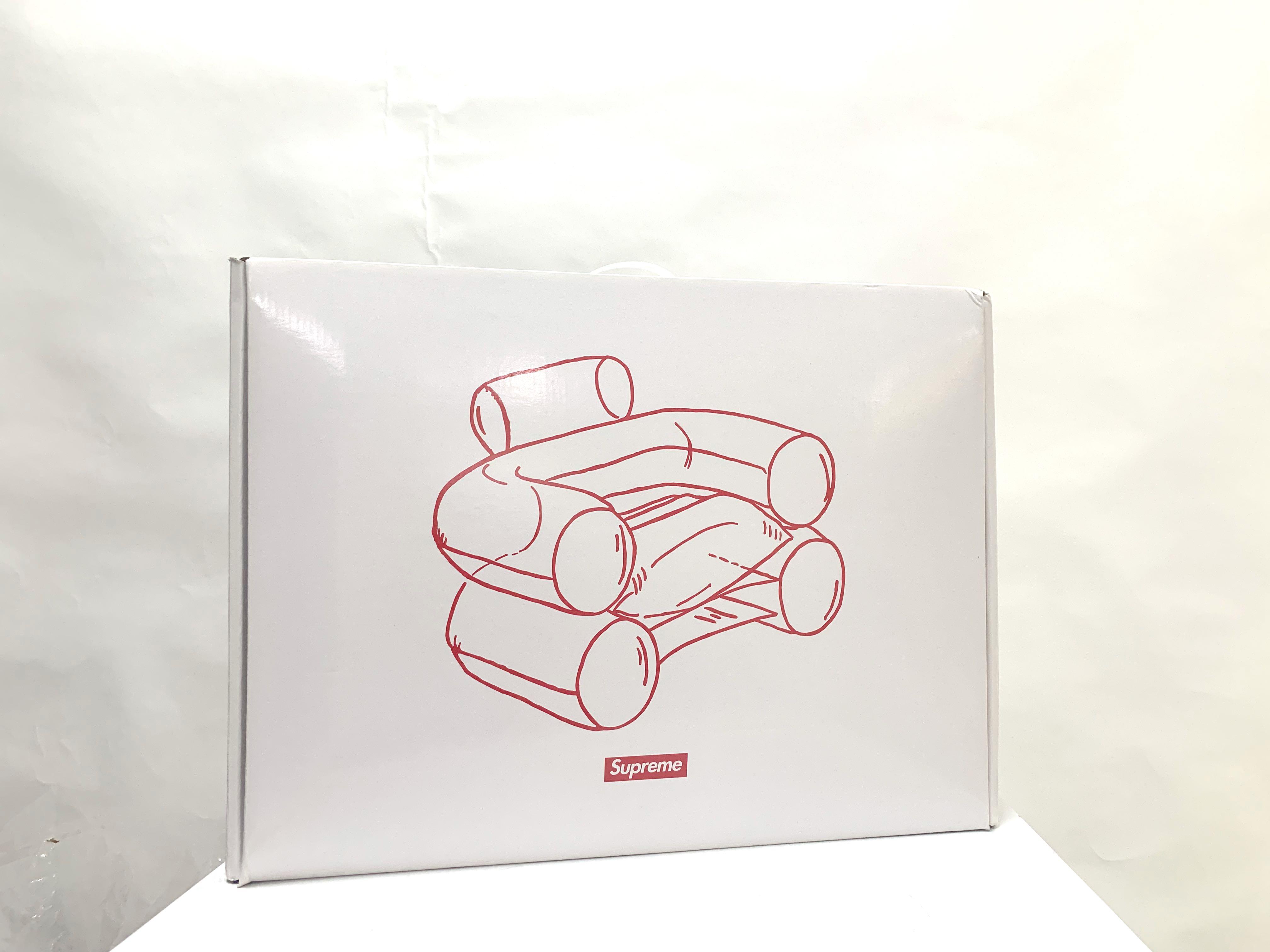 Supreme inflatable chair 吹氣櫈, 其他, 其他- Carousell