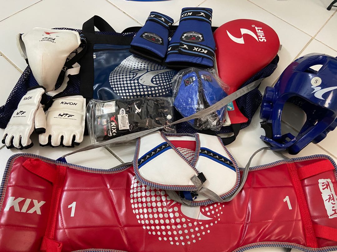 Taekwondo Sparring Gear Complete Set for small boys, Sports Equipment