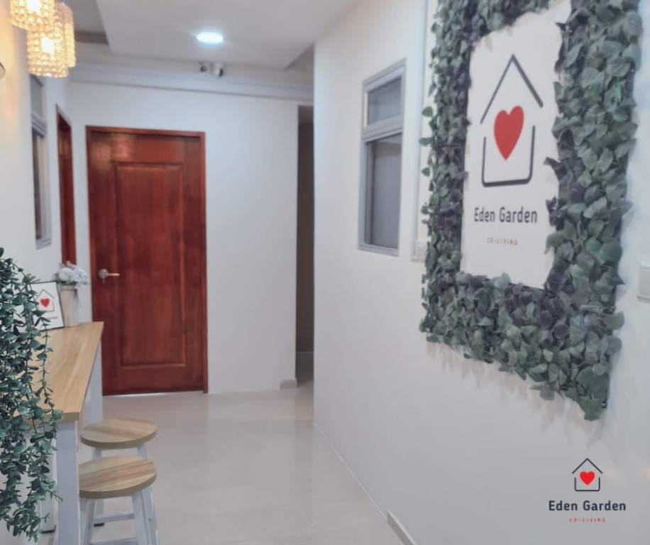 The Clearwater / Bedok Reservoir MRT Condo / HDB PRICE, Property