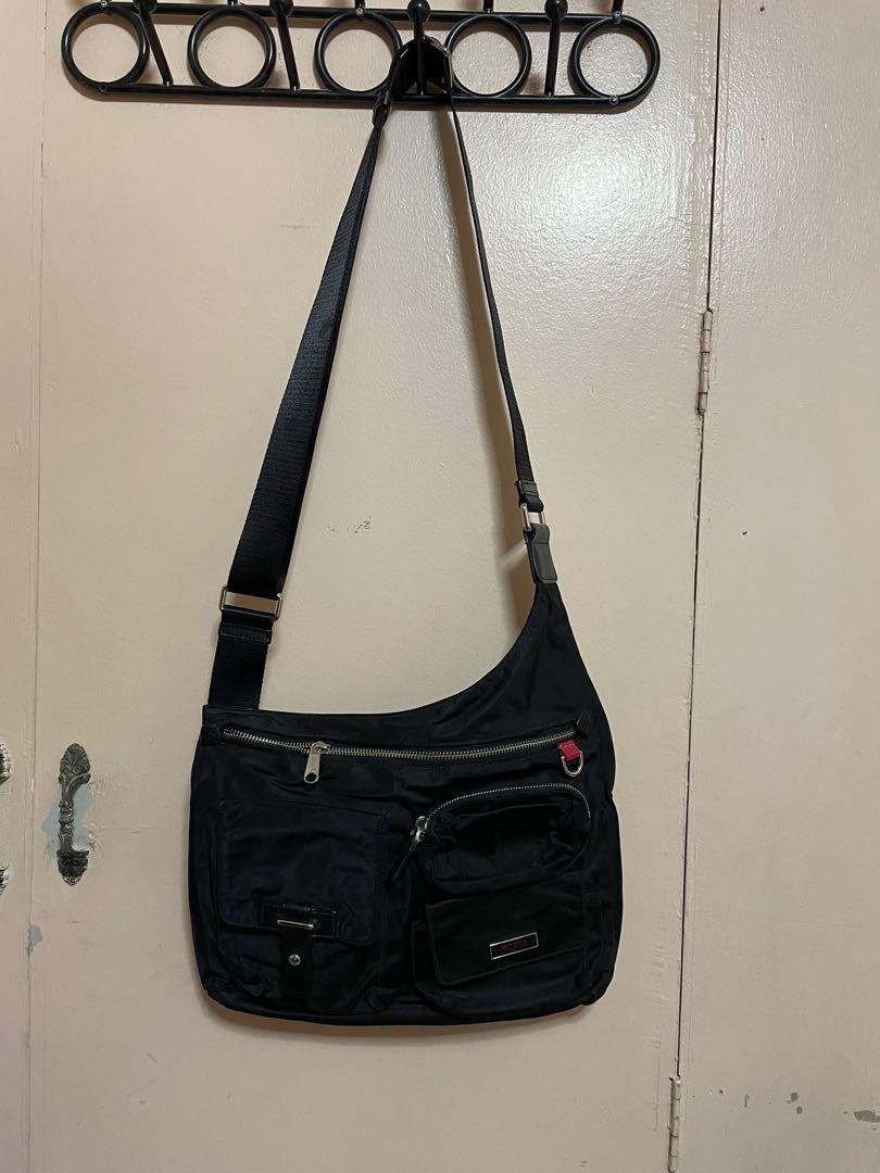 Tumi Bag (Original) (Category: Luxury Bags & Wallets) located in Bulacan. Submitted by lilacnabi (Listing ID 1136548627, Image 1). Description: REMINDER: PLEASE DON’T OFFER IF HINDI PO SURE KUKUNIN ANG ITEM. 3 DAYS RESERVATION ONLY. Rfs: decluttering.