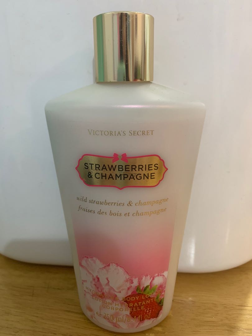 Victoria's Secret Strawberries & Champagne 250 ml, 美容＆化妝品, 頭髮護理, 沐浴＆ 身體護理, 沐浴及身體護理- Carousell