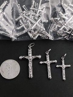 18K Saudi Gold whitegold cross pendant