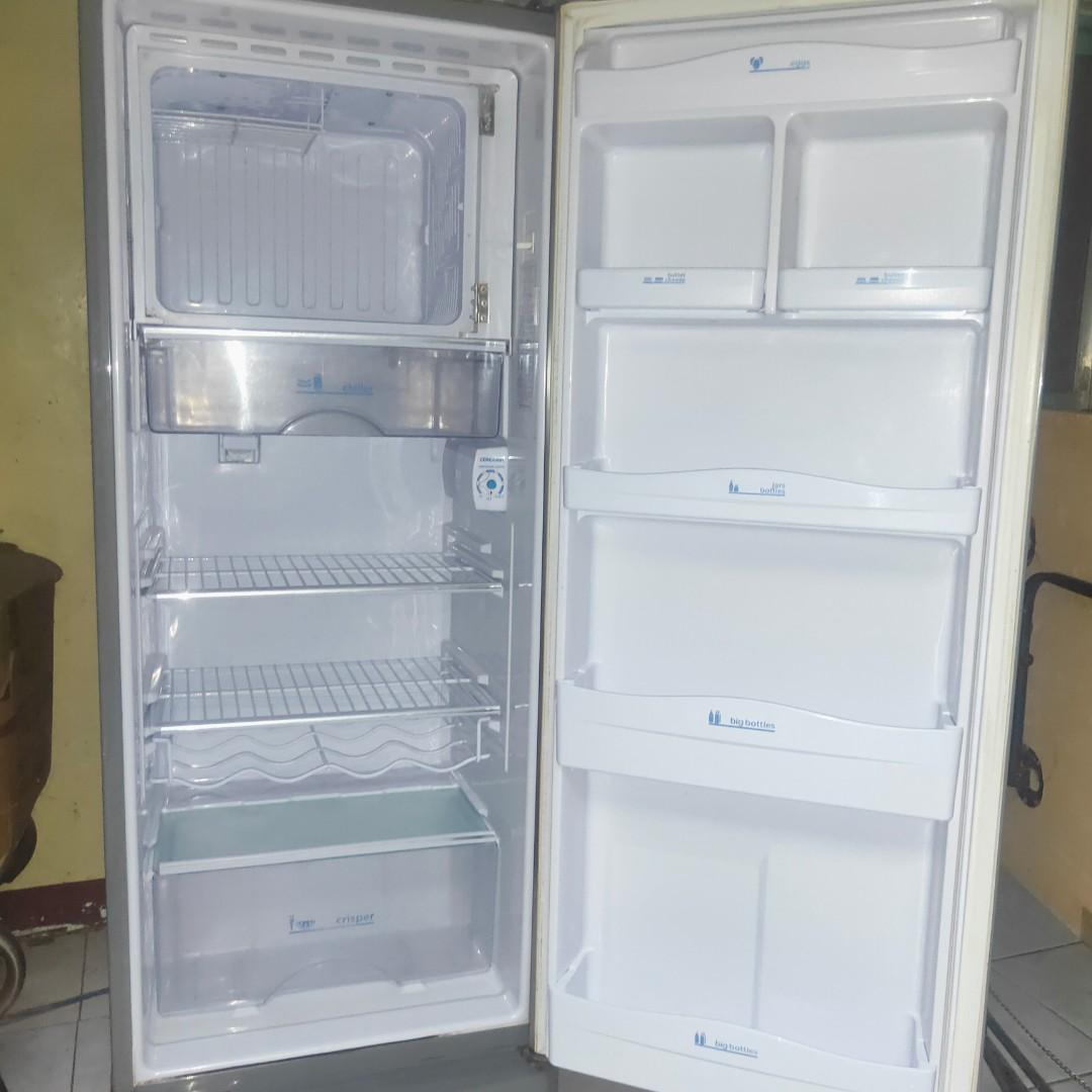 2nd hand Refrigerator with Freezer, TV & Home Appliances, Kitchen