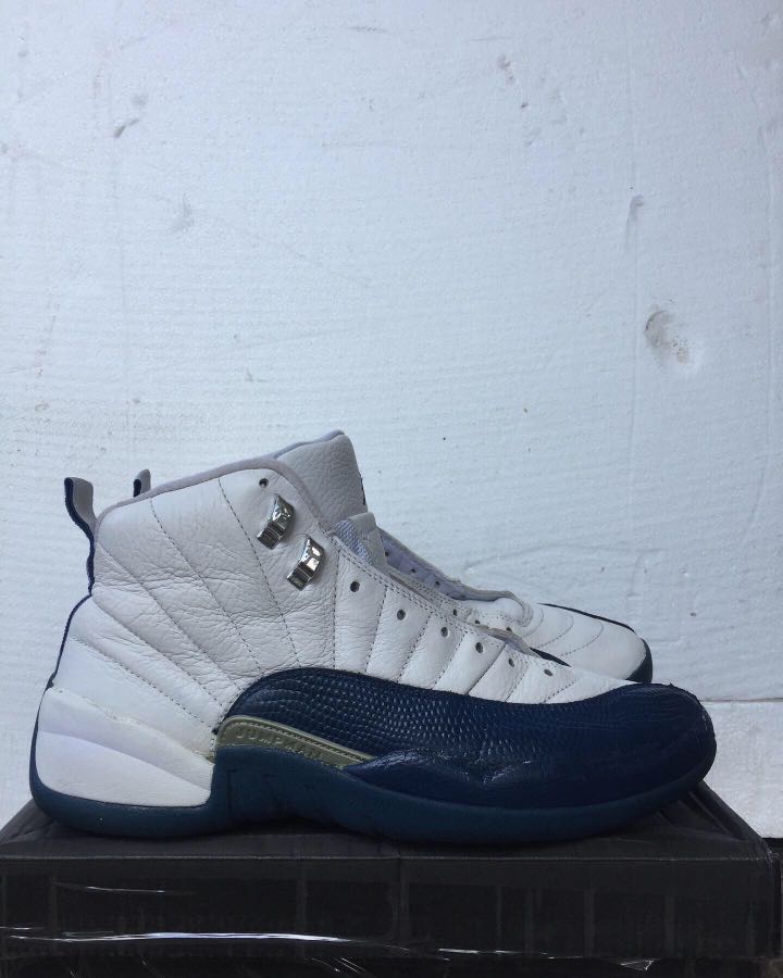 air max command flex white