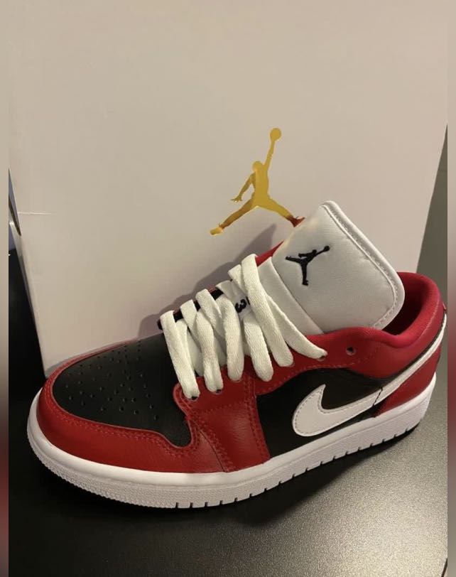 jordan 1 mid chicago women's
