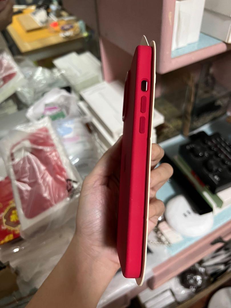 Apple iPhone 13 Pro Max Magsafe Silicone Case (OEM) (Category: Cases & Sleeves) located in Manila. Submitted by razelysonn (Listing ID 1136805174, Image 2). Description: pm me .