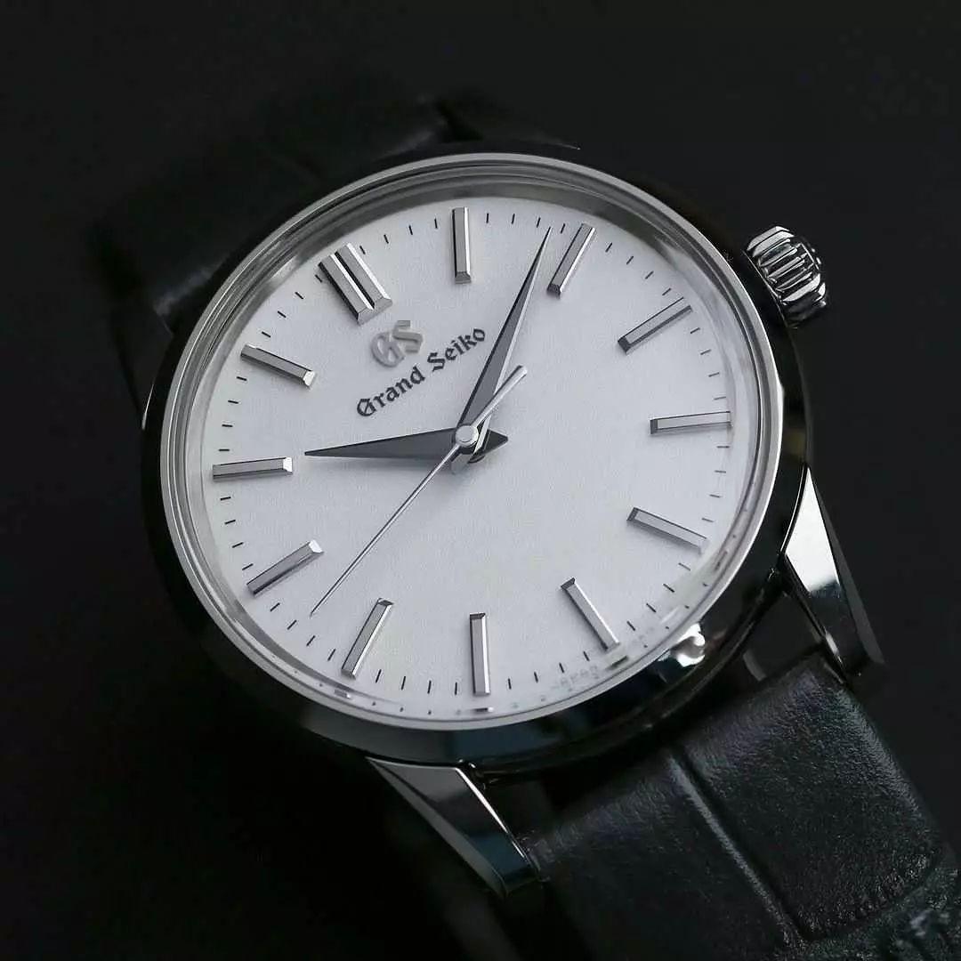 Brand New Grand Seiko Elegance Collection 34mm Quartz SBGX347 SBGX349,  Men's Fashion, Watches & Accessories, Watches on Carousell