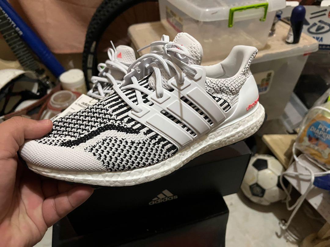 Adidas ultra boost deals 5.0 triple black zebra