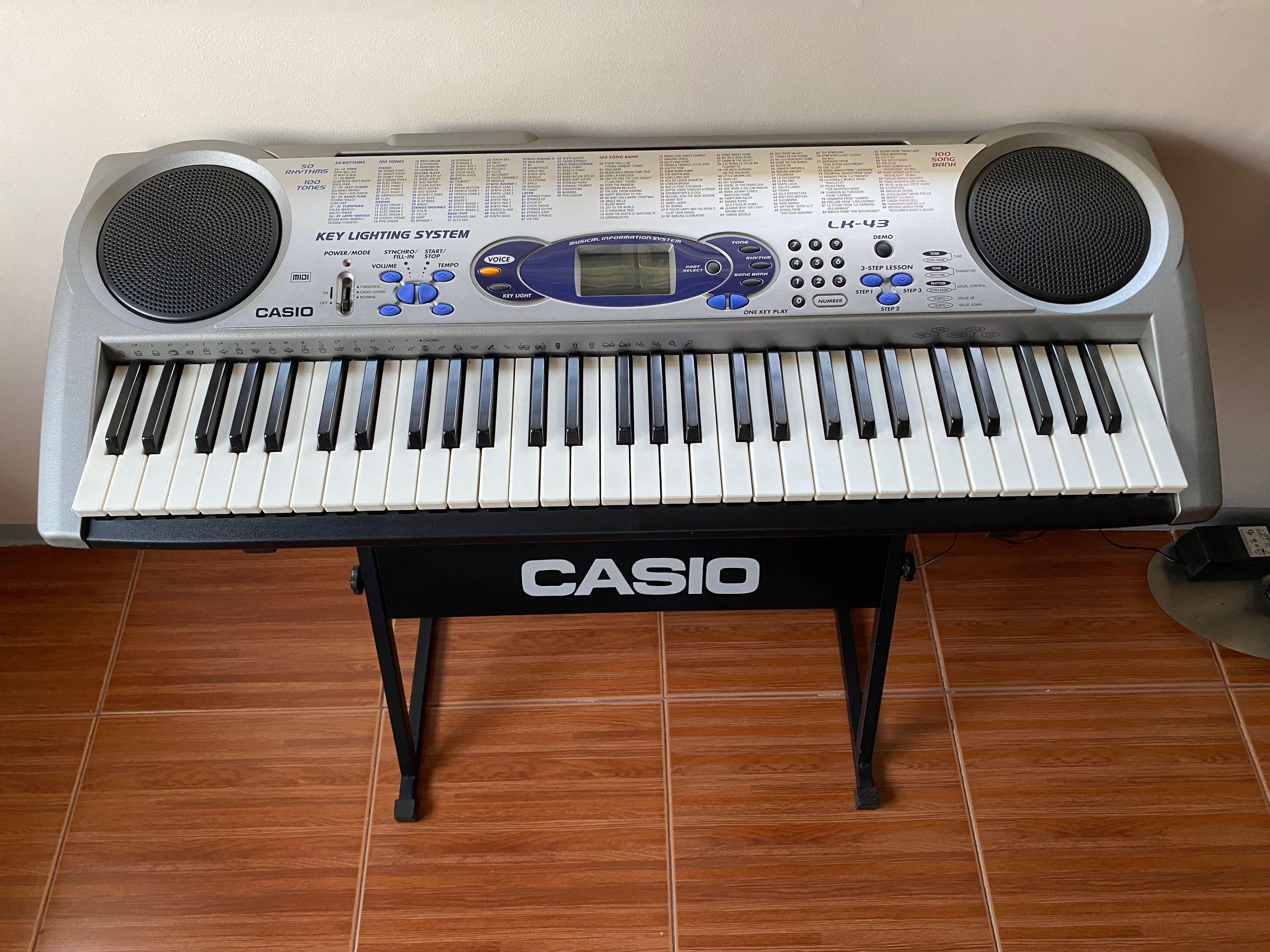 progressiv Fremmedgørelse cykel Casio Electronic Keyboard LK-43, Hobbies & Toys, Music & Media, Musical  Instruments on Carousell