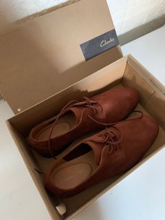 Clarks flow plain british tan online